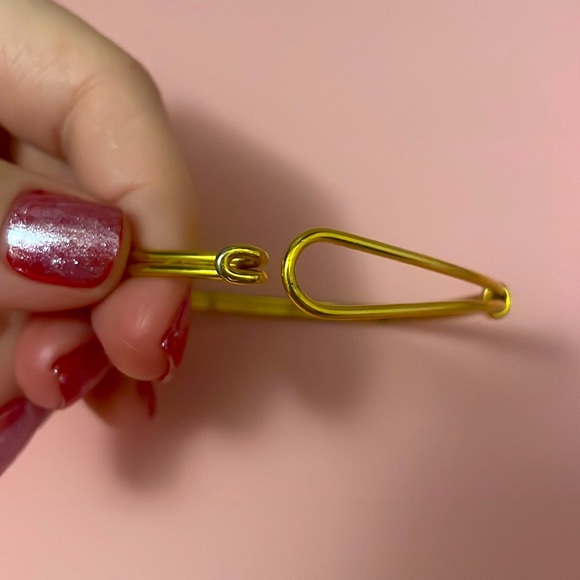 ✨ Gold-tone Bangle Bracelet (not real gold) ✨ - Picture 3 of 5